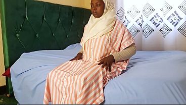 the sudanese islam girl fingering her water pussy